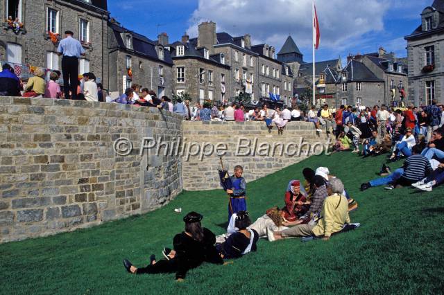 dinan fete remparts 09.JPG - Fête des Remparts, septembre 1994sur le thème « Du Guesclin »22 Dinan